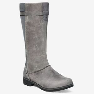 Eddie Bauer Trace Boots